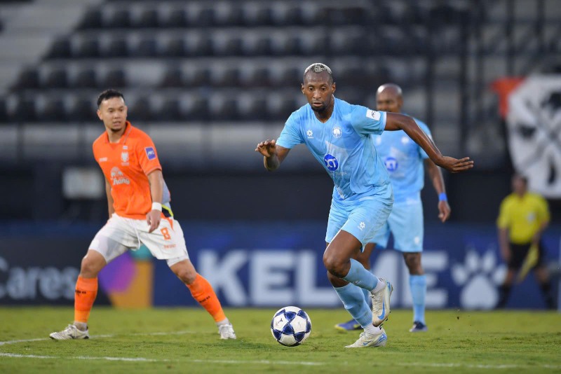 Câu lạc bộ Nam Định thua đội bóng Thái Lan phút bù giờ